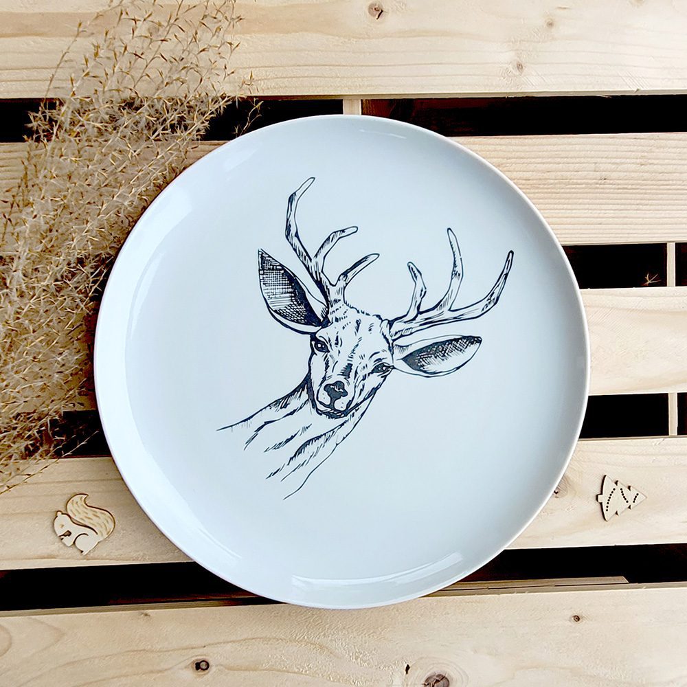 Duży talerz obiadowy z jeleniem